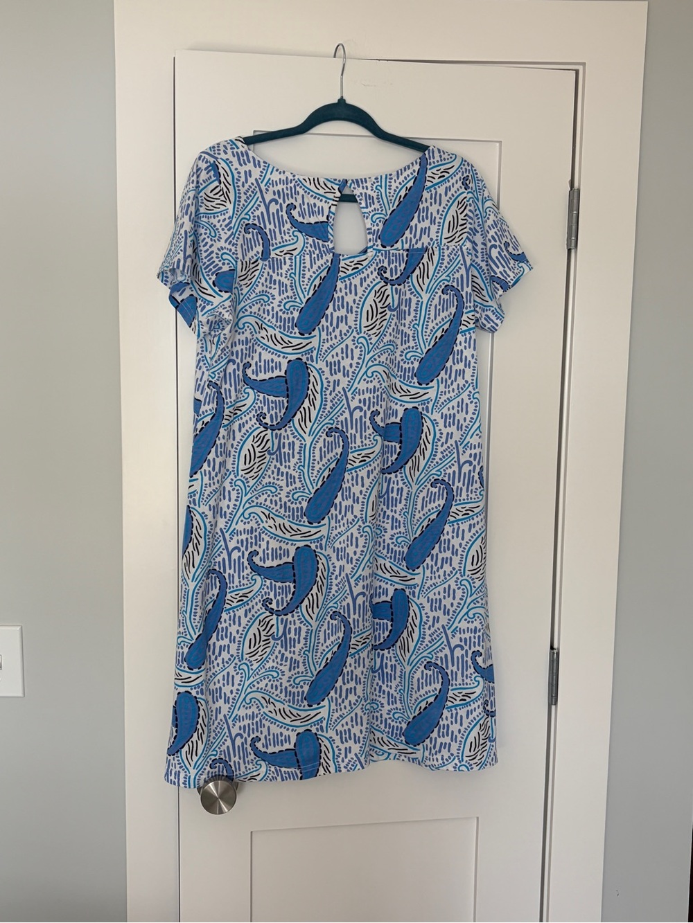fresh produce Blue and White Patterned Short-Sleeve Shift Dress